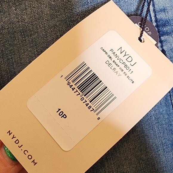 NWT NYDJ Strech Denim Capris. Women's size 10P. Lift and tuck. - Picture 6 of 16